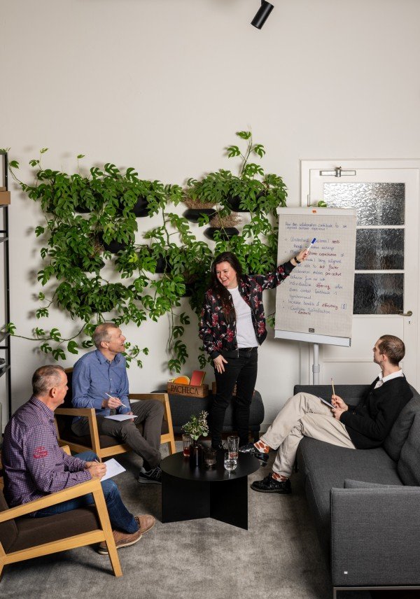 MEETING HUB by thekitchenlab