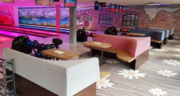 Erlebnislocations, Edelweiss Bowling Bar