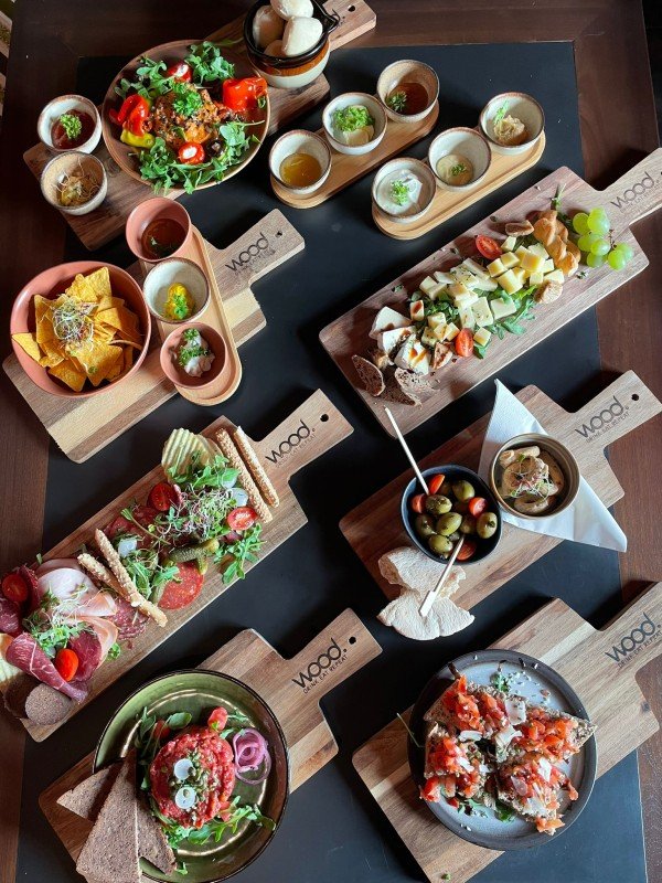 wood. Drink Eat Repeat