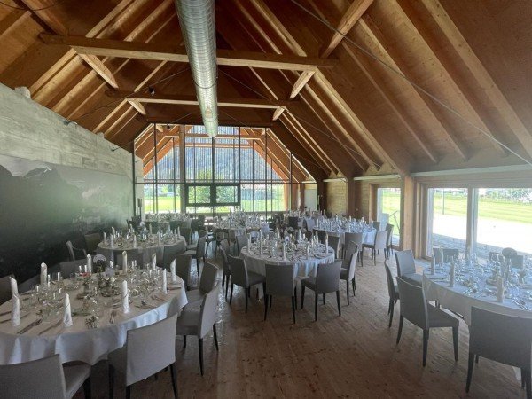 Lieux de mariage, Company Lodge