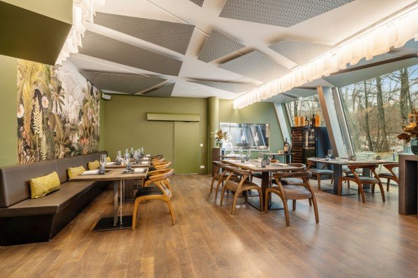 Restaurant Allen`s Table at Pyramide