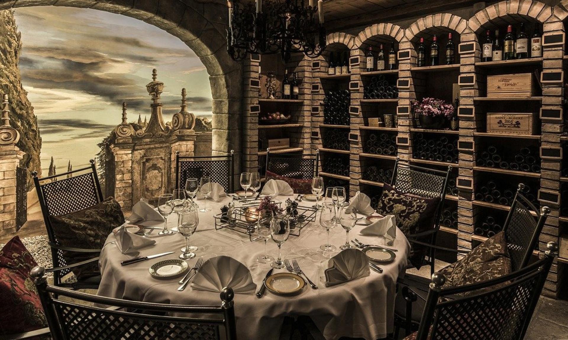 Central Plaza Hotel / King's Cave