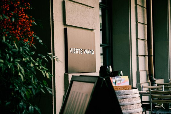 VIERTE WAND
