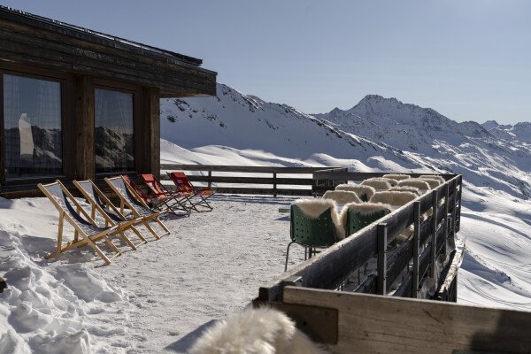 Berghotel & Restaurant Pischa mit Bergpanorama