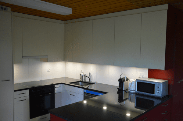 Pavillon mit Foyer, Küche, Garten & Saal